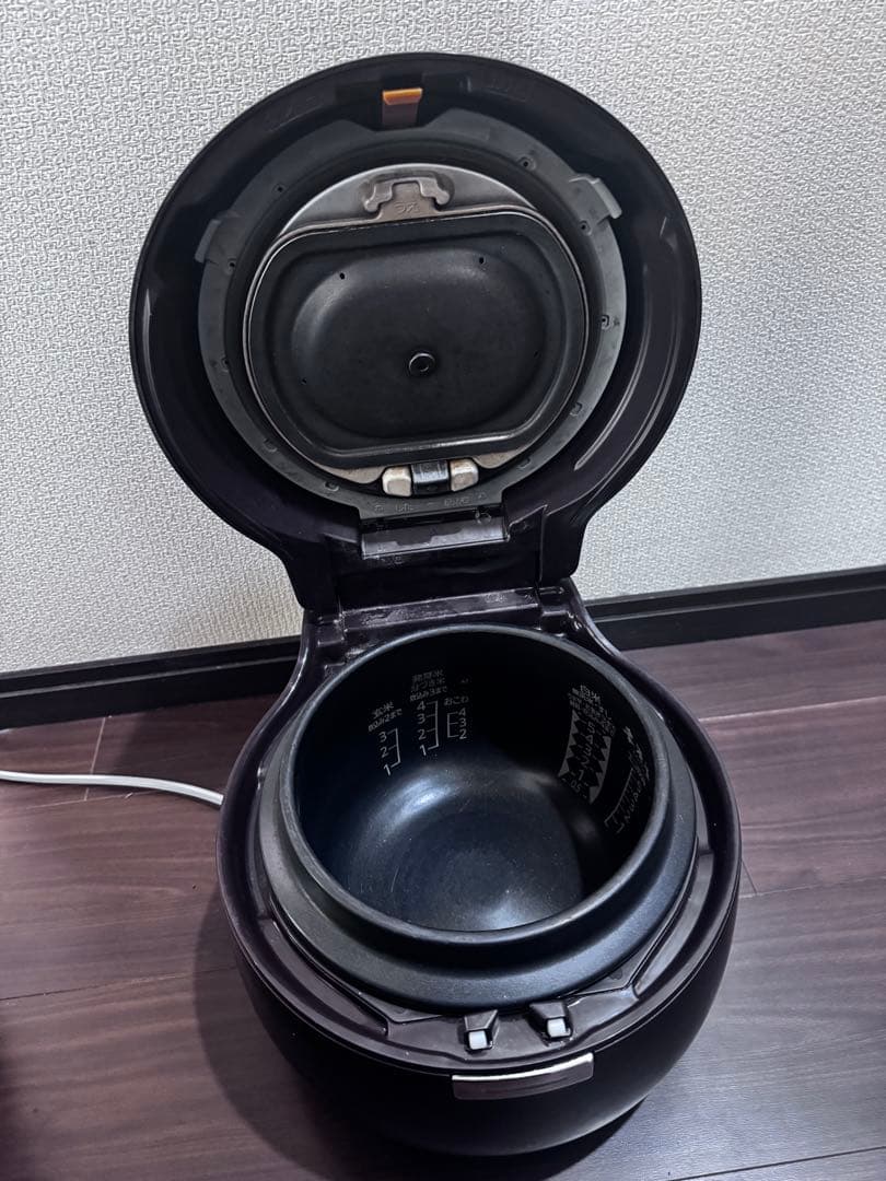 三菱　本炭窯炊飯ジャー　２０１７年製　5合炊き　ブラウン色