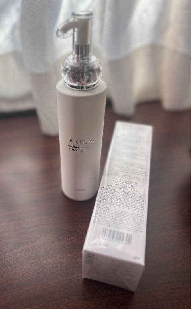残量多 EXCIA ラディアンスリニュー エクストラリッチミルク エクシアおまけ