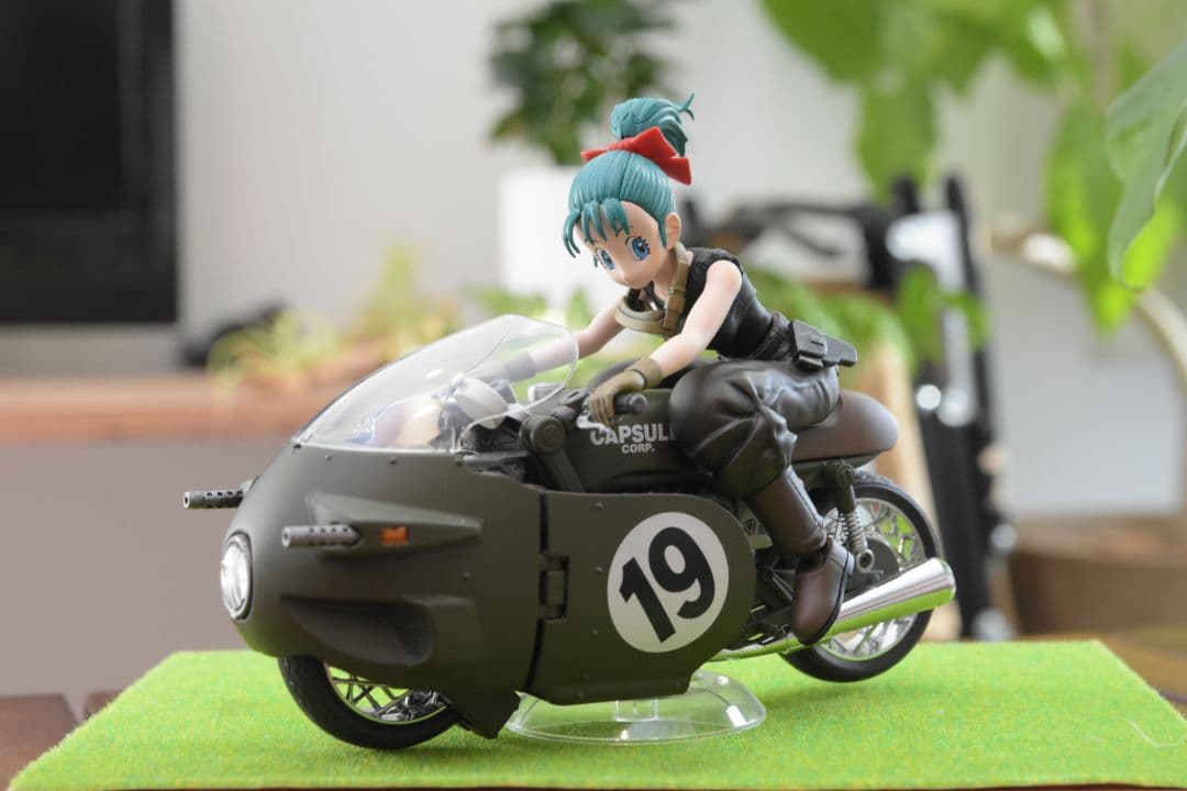 塗装済完成品 ドラゴンボール ブルマの可変式バイク