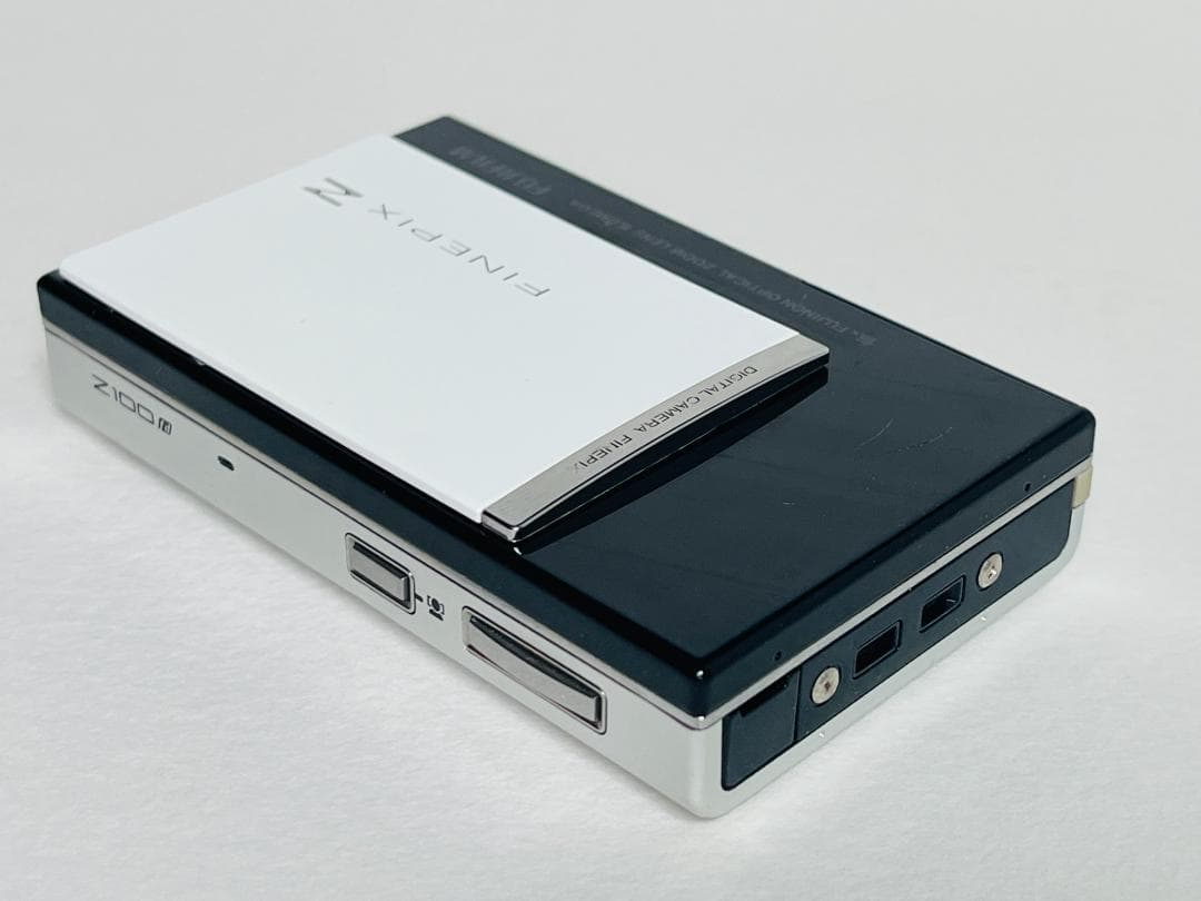 FUJIFILM FinePix Z100fd ブラック ホワイト デジカメ