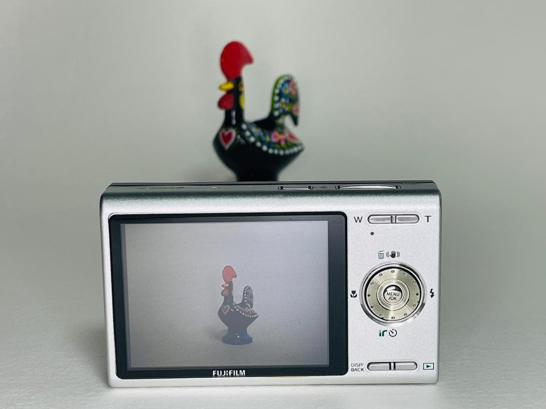 FUJIFILM FinePix Z100fd ブラック ホワイト デジカメ