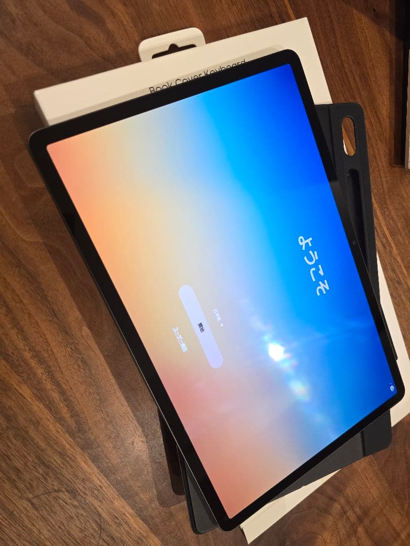 Galaxy Tab S8＋ 国内版Wi-Fiモデル　ブックカバーキーボード付き