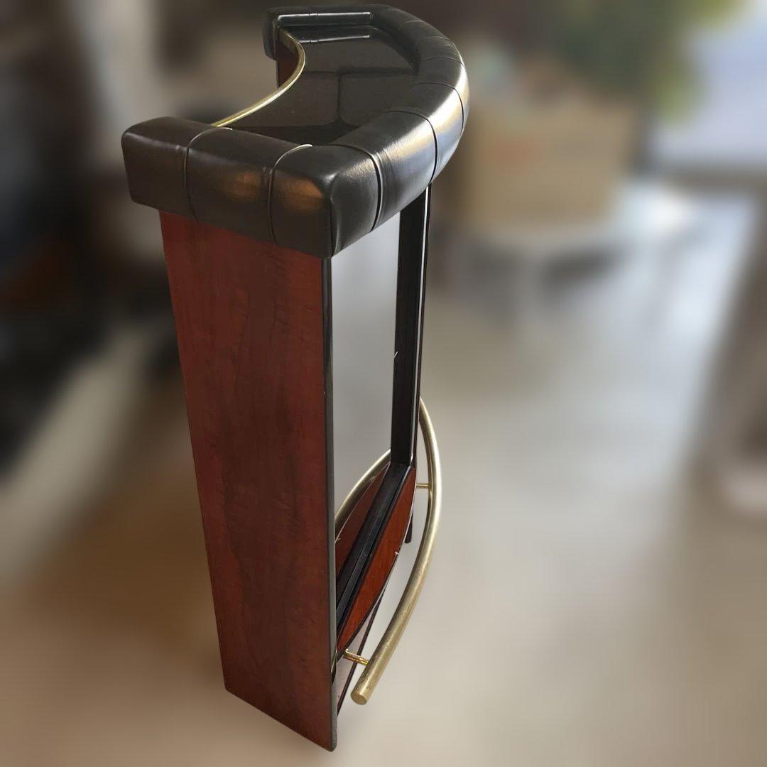 カーブ型木製ショーケース