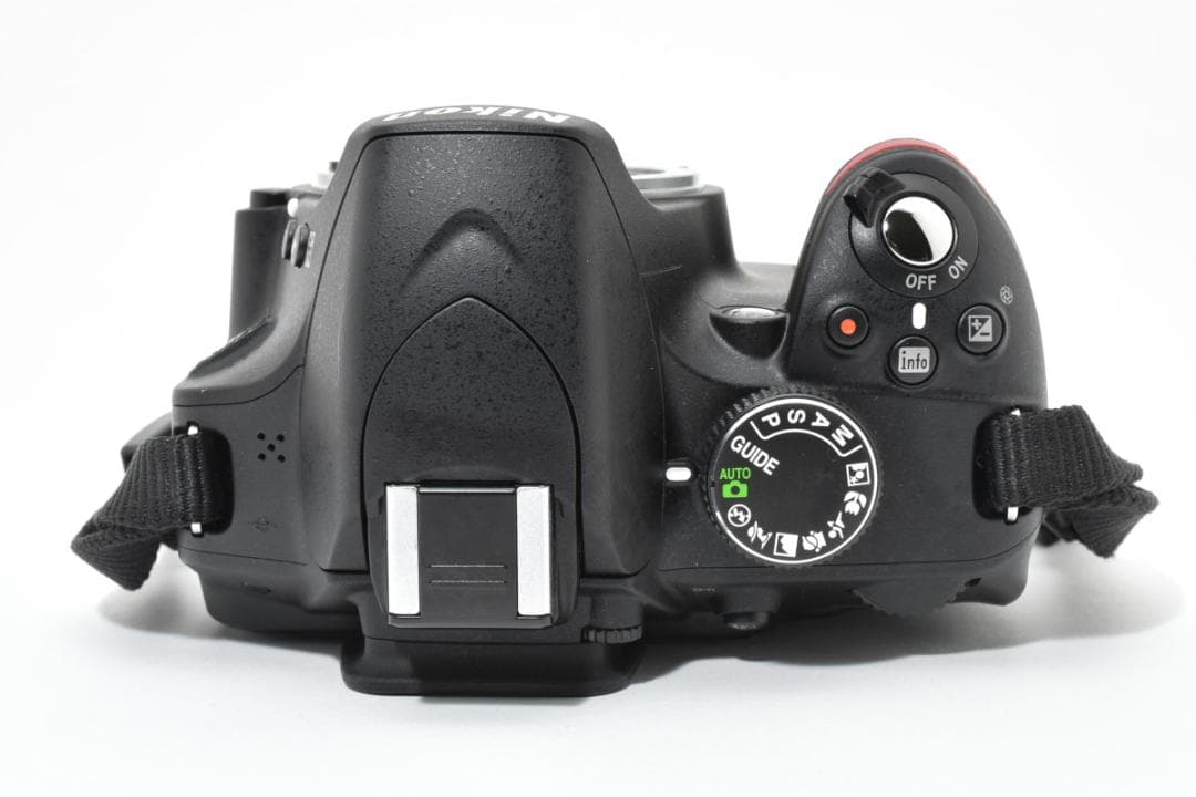 ★撮影枚数3885枚・超美品★ ニコン D3200 ボディ #20550