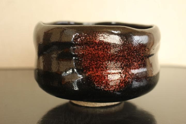 楽吉左衛門　九代「了入」黒茶碗／裏千家　十四代「淡々斎」極め　銘『寒菊』共箱付属