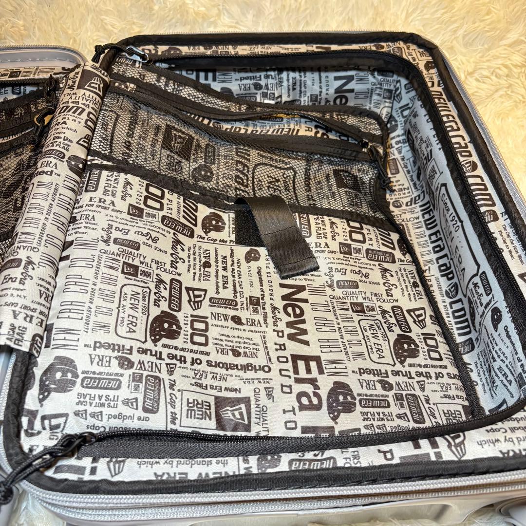 バッグ NEW ERA WHEEL CARRY CASE SMALL SILVER