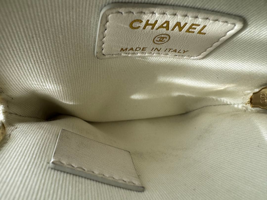 CHANEL シャネル　財布　キャビアスキン　ケース　ホワイト
