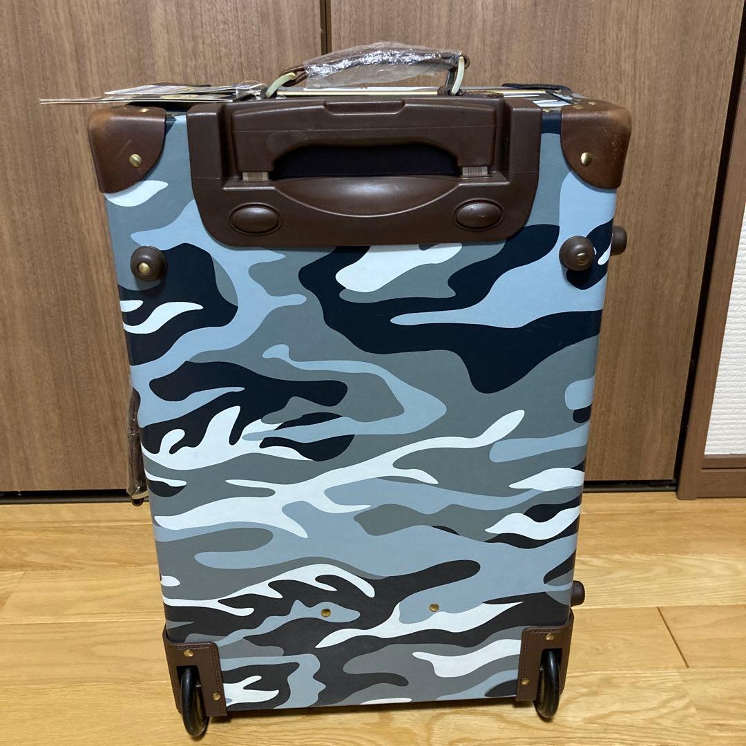 新品、未使用　✨迷彩柄キャリーケース✨