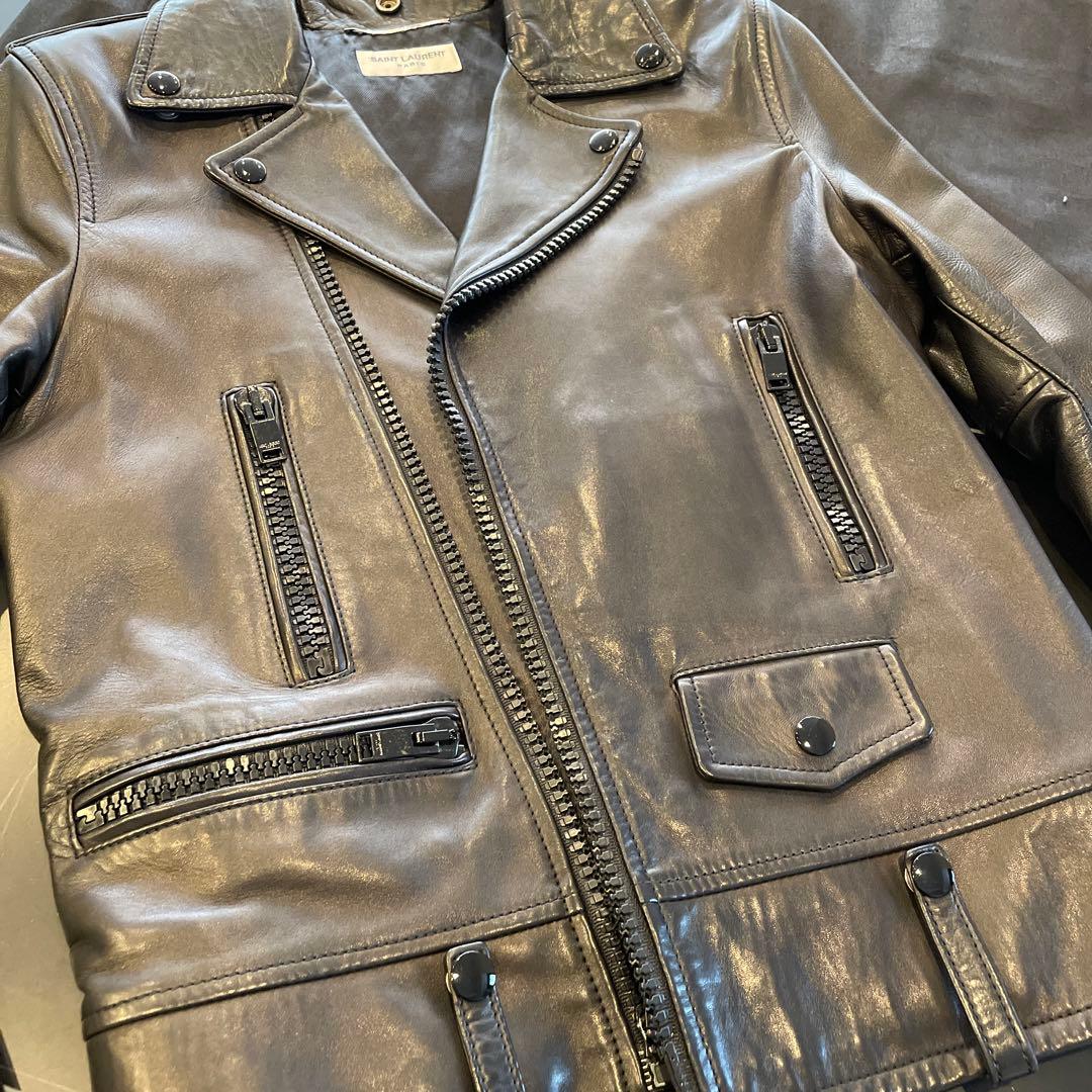 サンローラン　名作L01 ブラックボタン