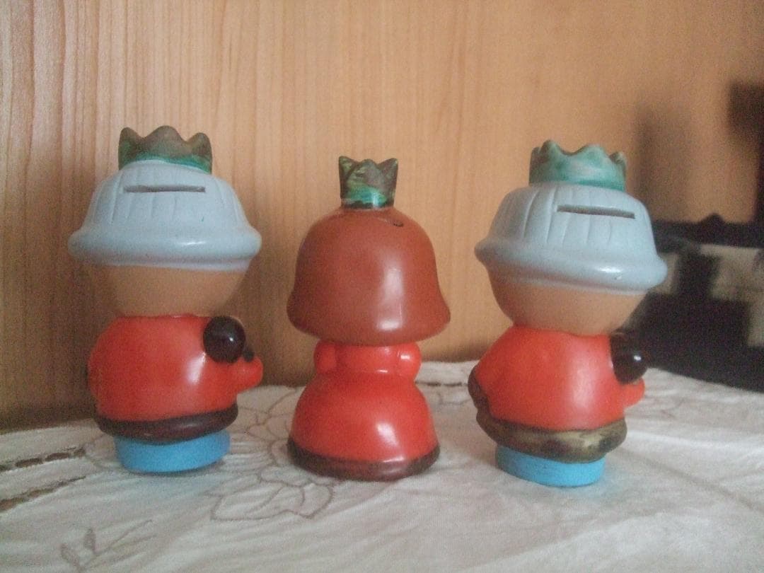 サモン★王様2個＆お妃さま1個★ ソフビ人形 ★貯金箱 ★3体セット