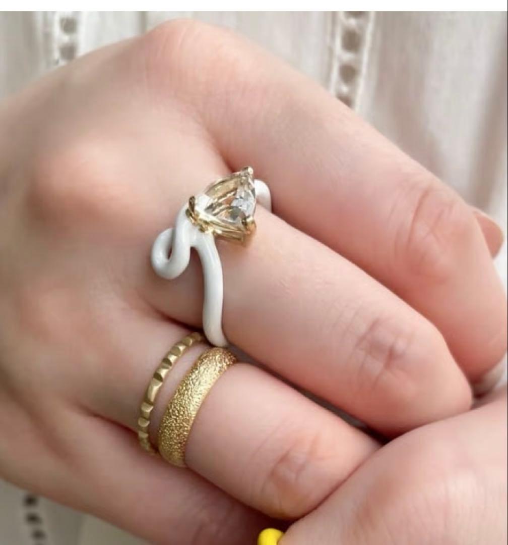 TRILLION VINE RING IN WHITE ベア ボンジェスカ