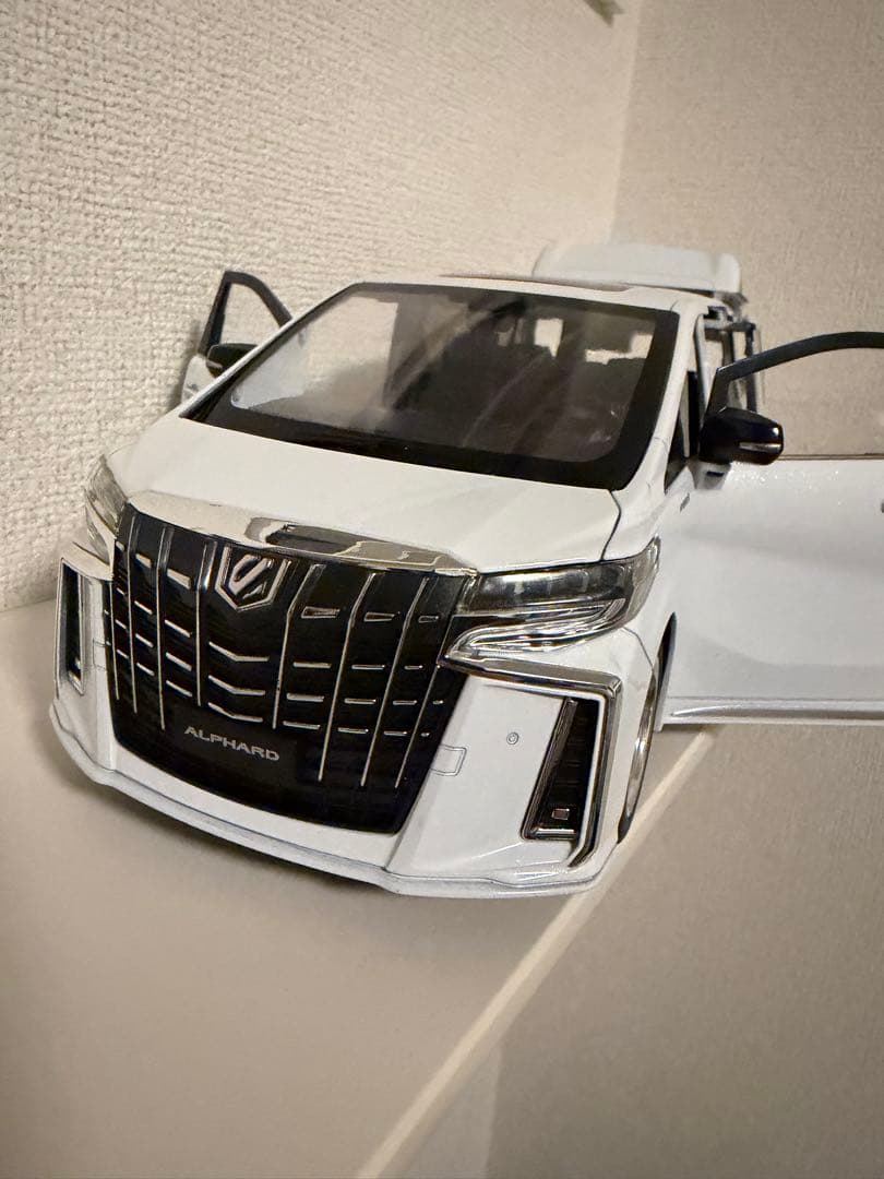 値下げ不可トヨタ アルファード 2023 ミニカー　1/18