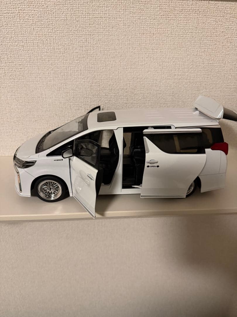 値下げ不可トヨタ アルファード 2023 ミニカー　1/18