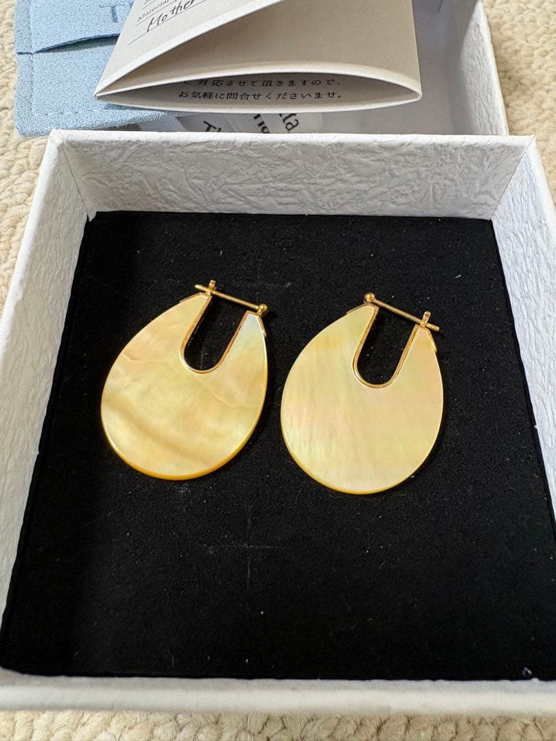 未使用 Thalatta マザーオブパールピアス