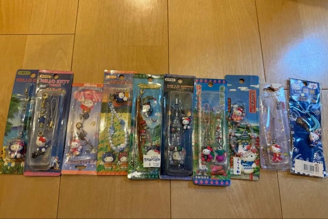 ご当地キティ 根付け ストラップ　キーホルダーまとめ売り　90個以上