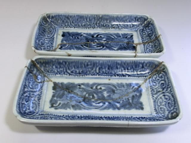 皿■伊万里染付蛸唐草牡丹紋長皿 富責長春 直し有り2客 時代物 骨董(江戸期)■