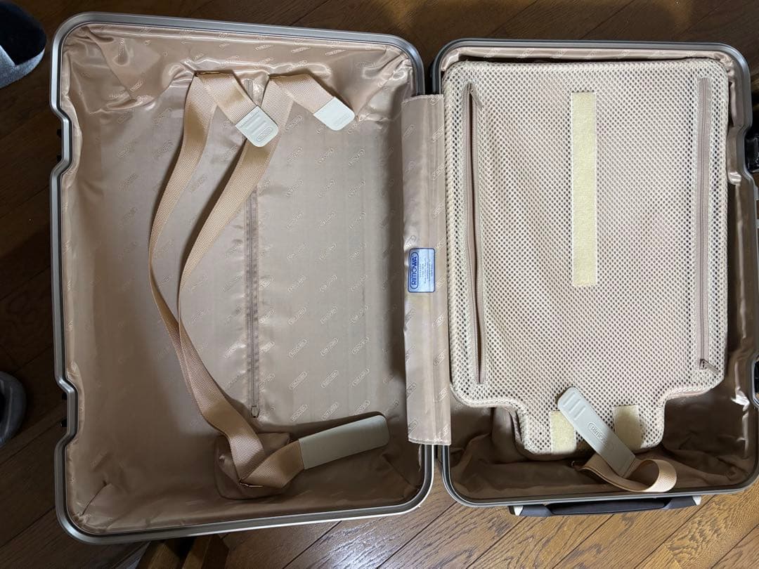 連休中セール RIMOWA リモワ エッセンシャル キャビン　説明文写真追記