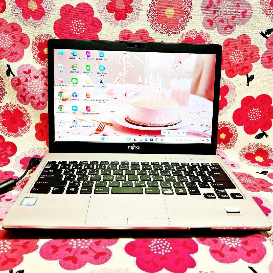 123【美品❣️】爆速SSD搭載✨バッテリー稼働OK✨カメラ✨ノートパソコン✨黒