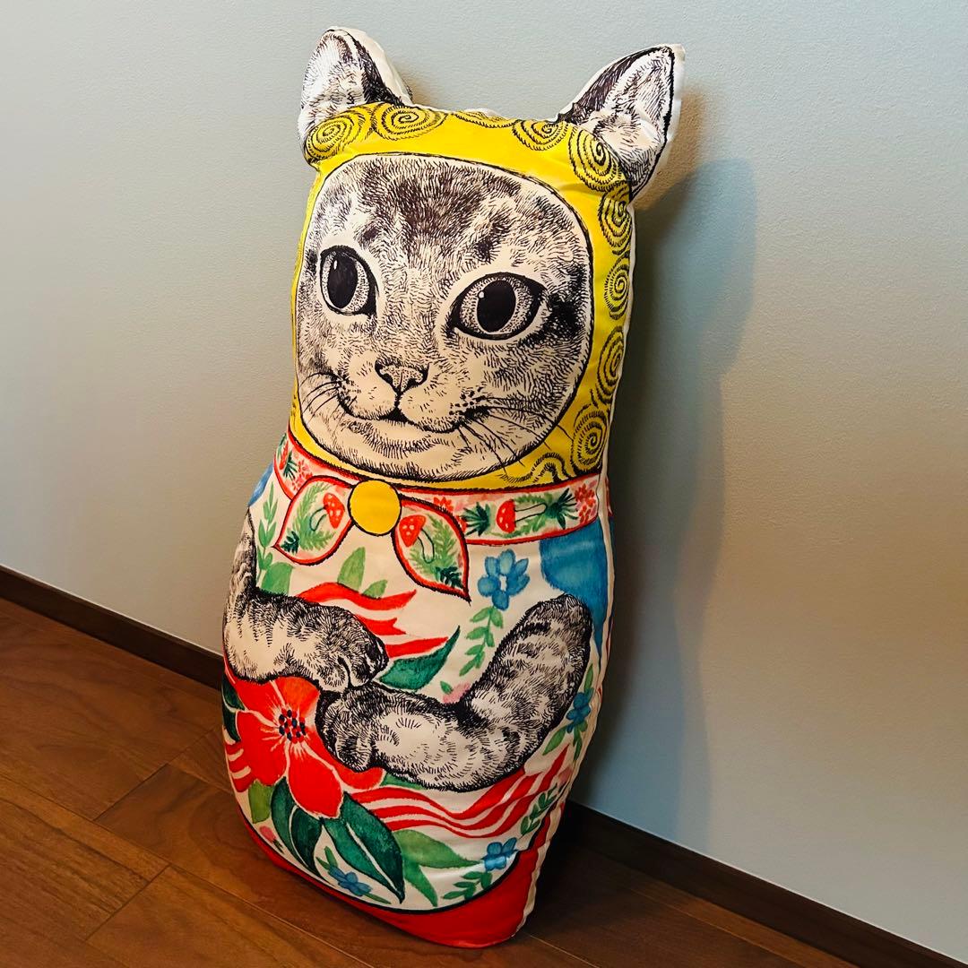 ヒグチユウコ ネコリョーシカ クッション 特大