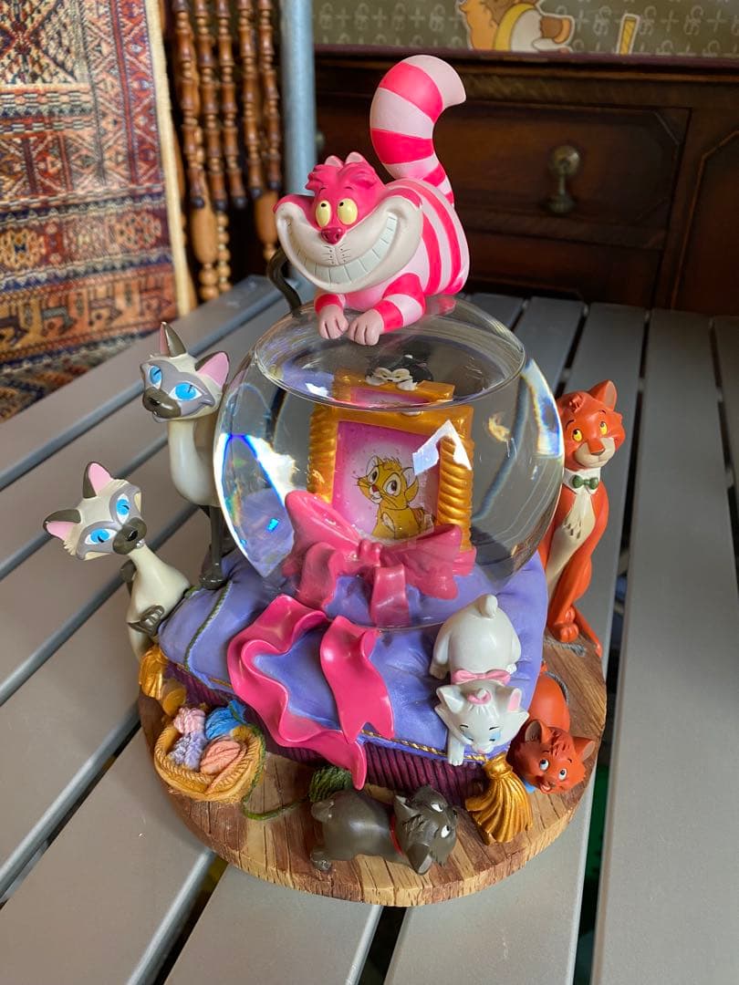 不思議の国のアリス チェシャ猫　スノードーム　オルゴール　フィギュア