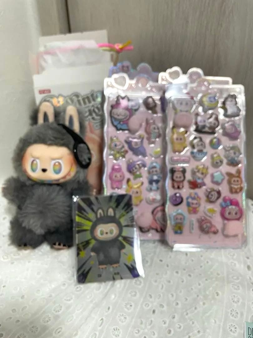 ラブブPOP MART購入♪シークレット♡100%本物！シール3点プレゼント‼︎