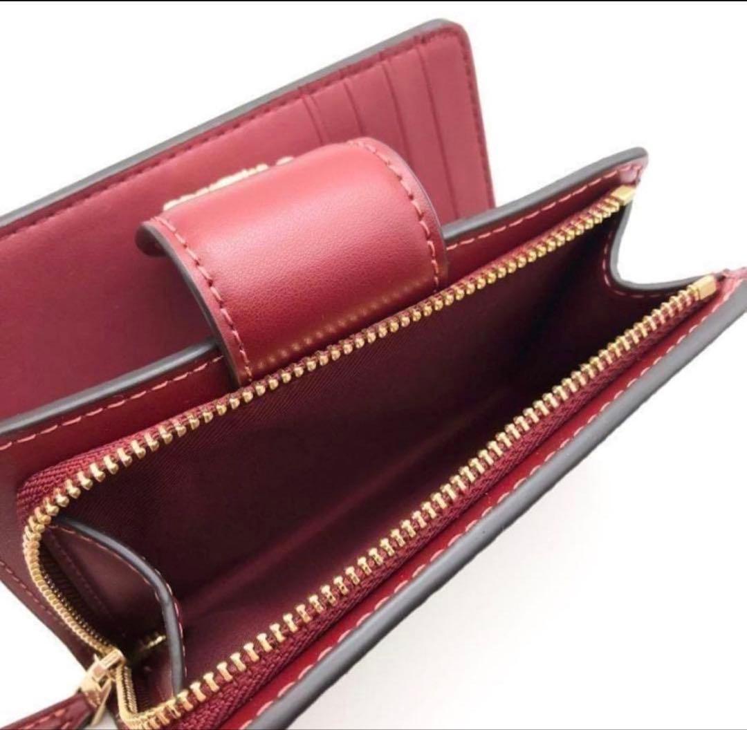 初売り　COACHコーチシグネチャー さくらんぼ柄ミディアム二つ折り財布