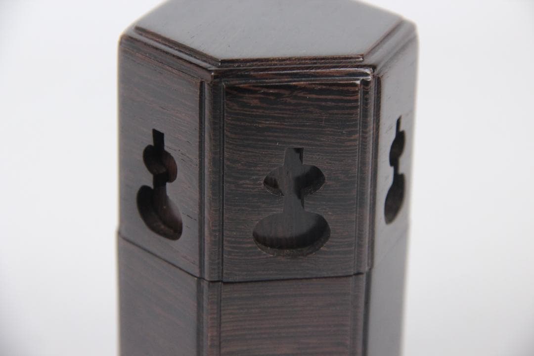 昇斎　作　鉄刀木 葫蘆形透かし 莨入 茶入　共箱 ED1-8