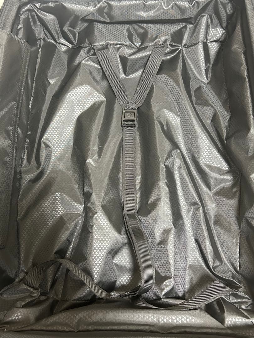 超軽量　サムソナイト　スーツケース アップスケープ　スピナー エキスパンダブル