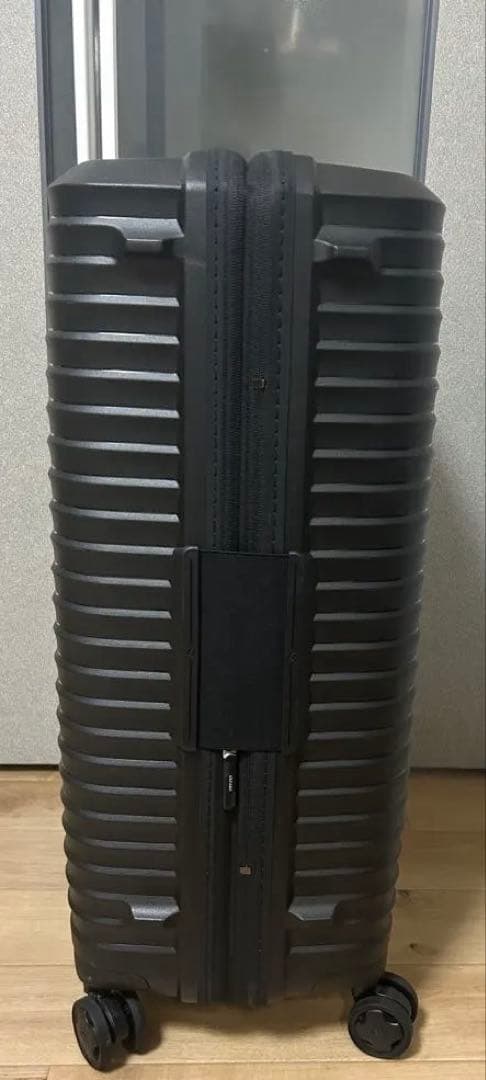 超軽量　サムソナイト　スーツケース アップスケープ　スピナー エキスパンダブル
