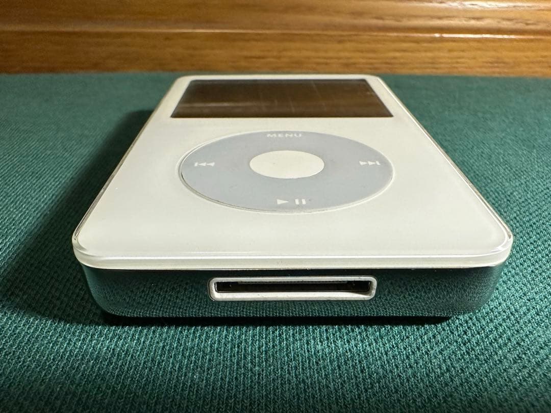 きれいなiPod Classic 5.5世代　80GB 新品のバッテリー