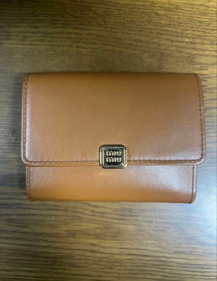 鞠*山様 【極美品】MiuMiuブラウン 財布 （ショッパー カードケース 証明