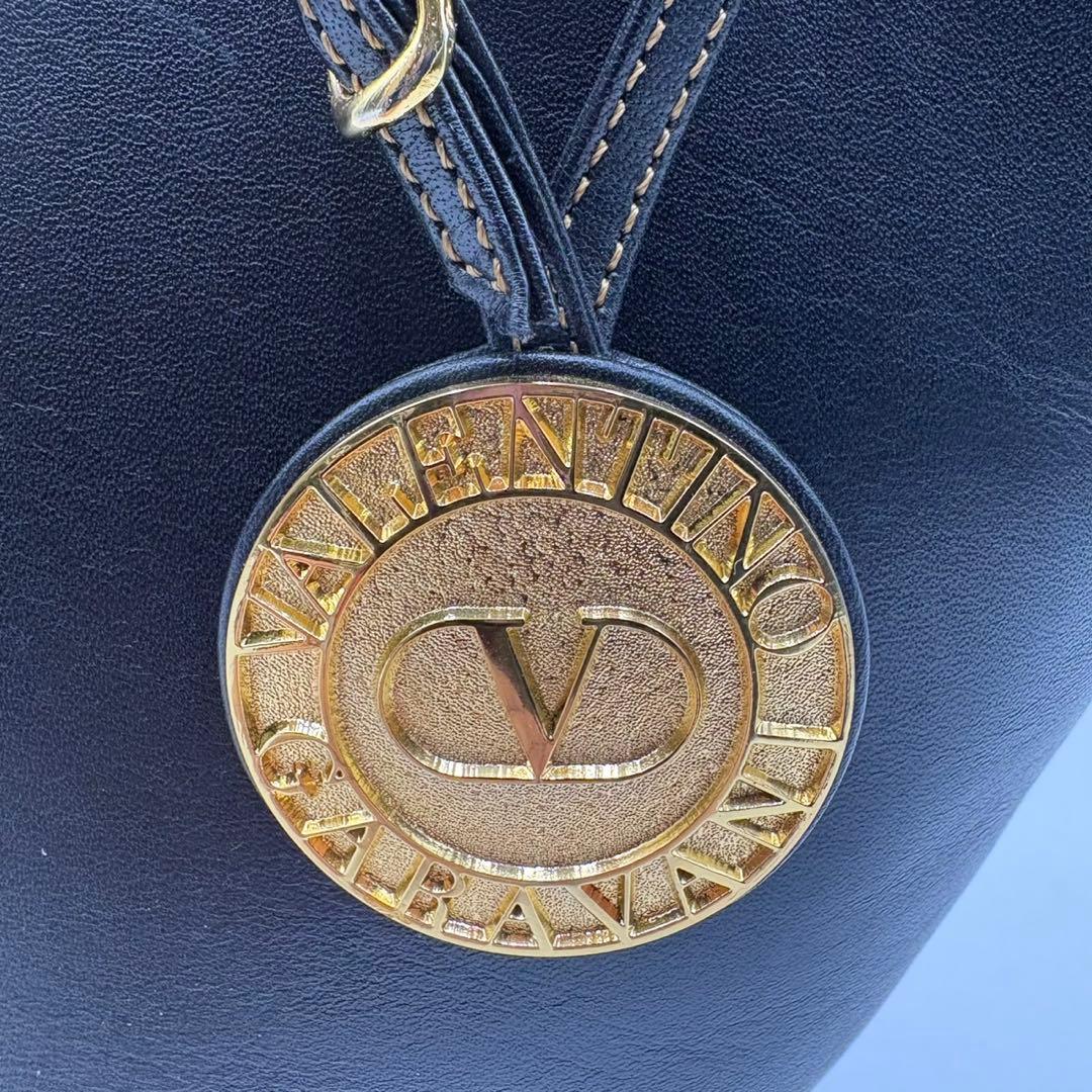 美品✨ヴァレンティノガラヴァーニ　ハンドバッグ　バケツ型　ゴールド金具　ブラック