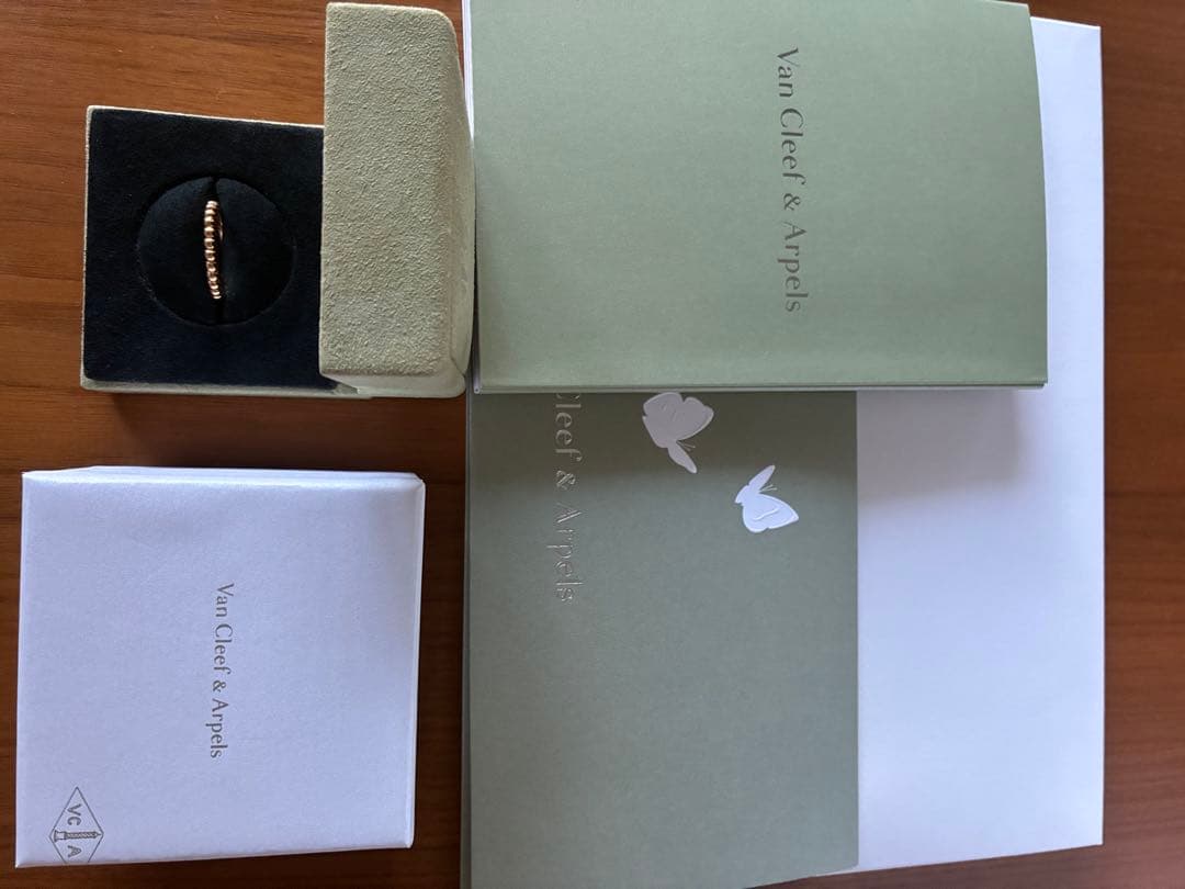 Van Cleef & Arpels ペルレ ミディアム ローズゴールド 57