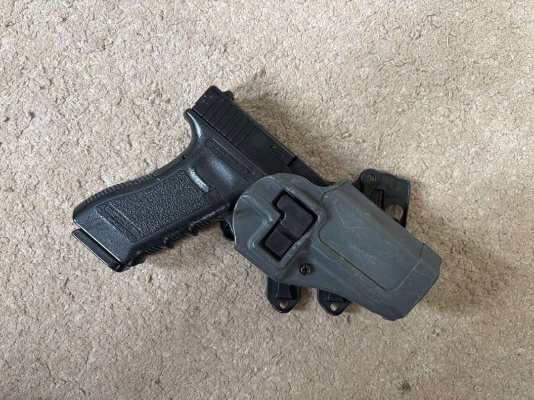 東京マルイ GLOCK18C ガスブローバックエアガン　マガジン3本付き