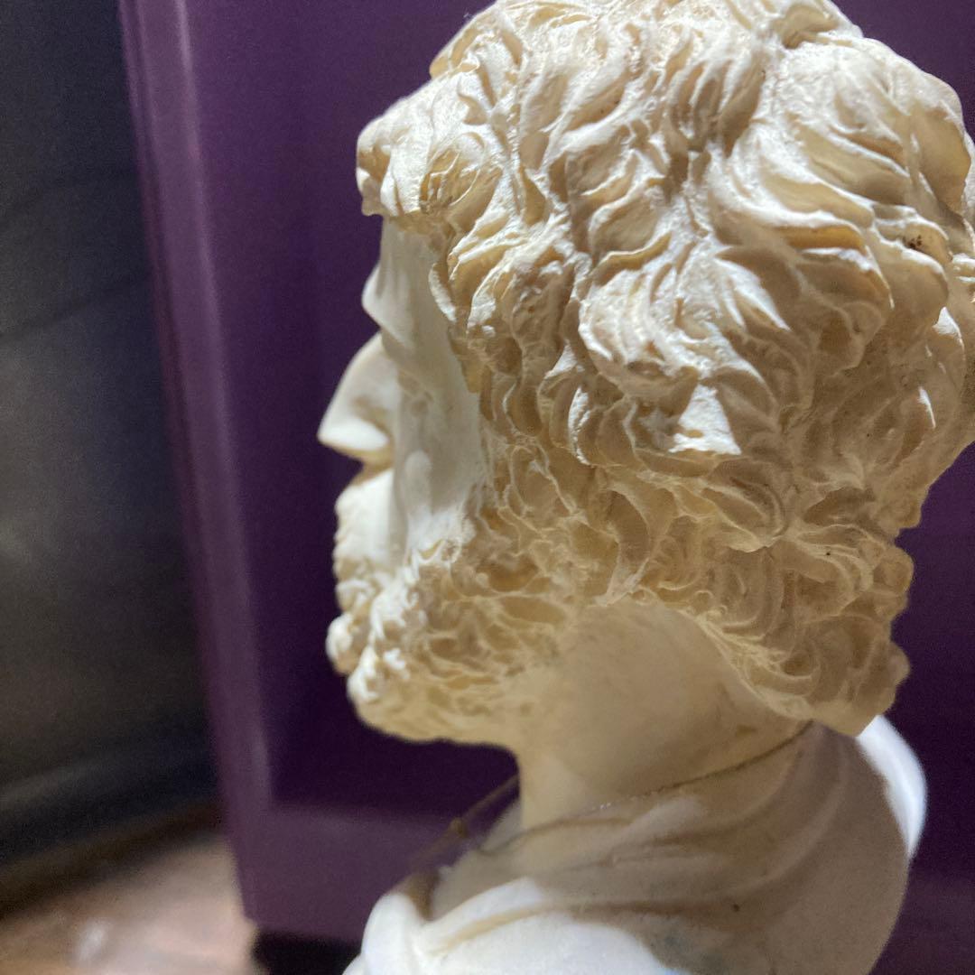 石膏製彫刻 人物像 約15cm着払いでお願いします。