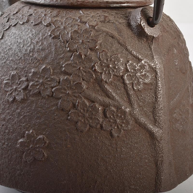 煎茶道具　南部鉄器　桜文　鉄瓶　鉄壷　D　R7155