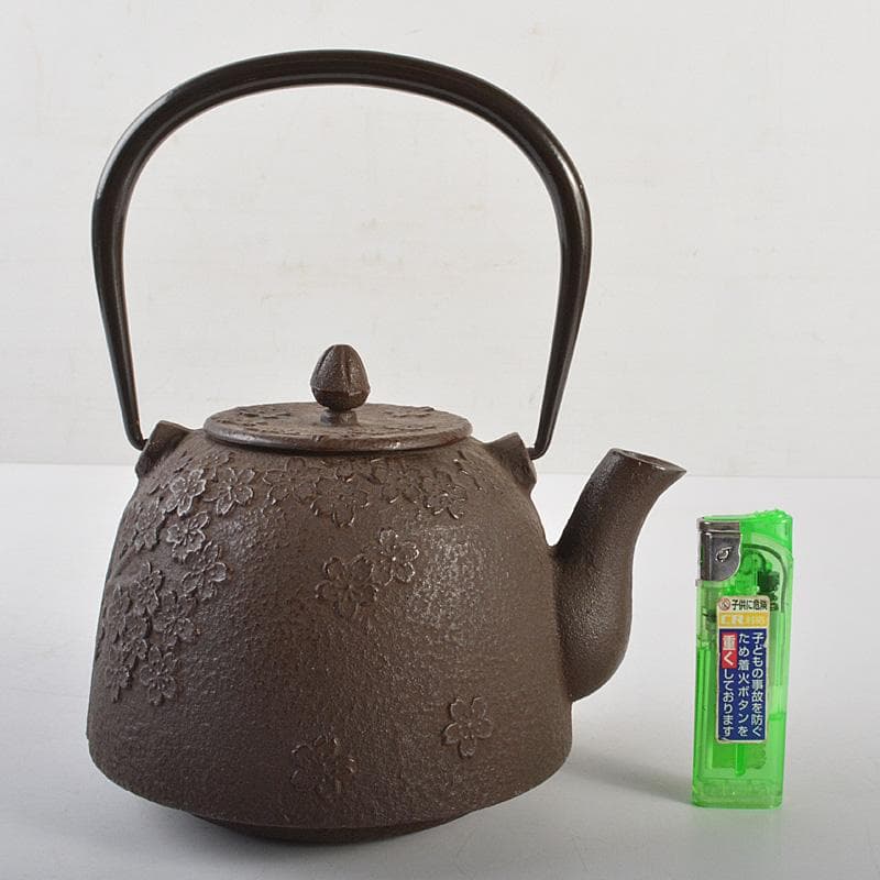 煎茶道具　南部鉄器　桜文　鉄瓶　鉄壷　D　R7155
