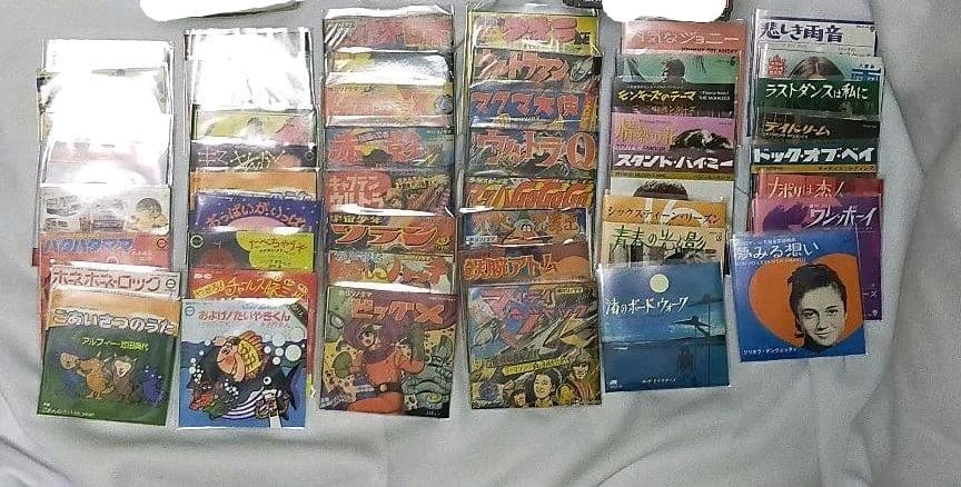 着払★断捨離★未使用★豪華★８盤レコード専用ポータブルプレイヤー&レコードセット