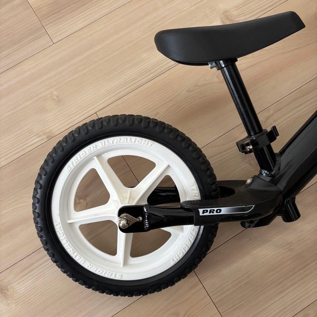STRIDER バランスバイク PRO 12インチ　ブラック