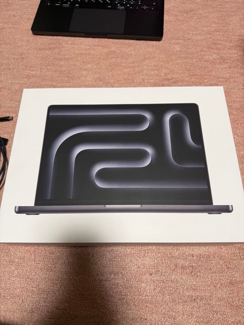 MacBook ProM4チップ14インチ16GBメモリ512ストレージ　中古品