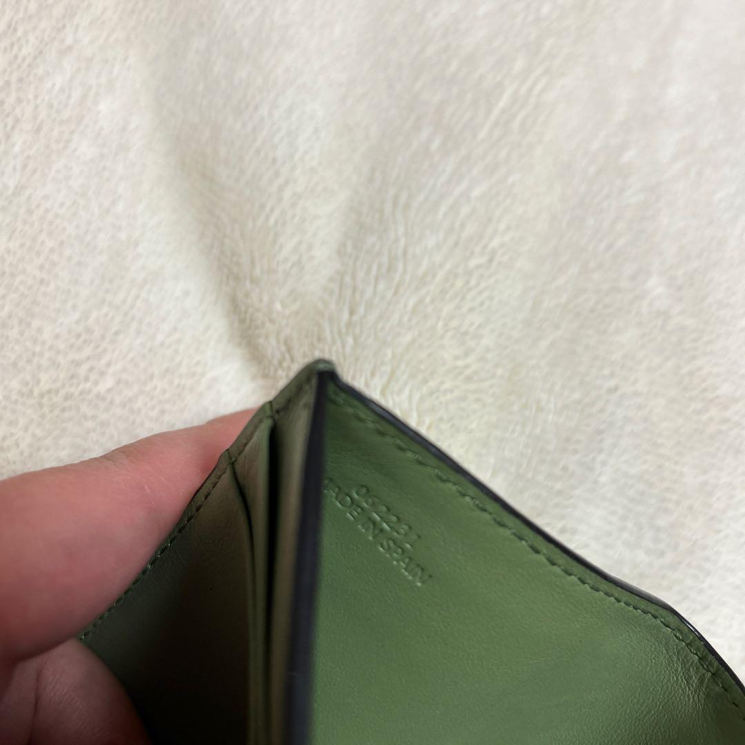 オリーブグリーン 三つ折り財布 レザー