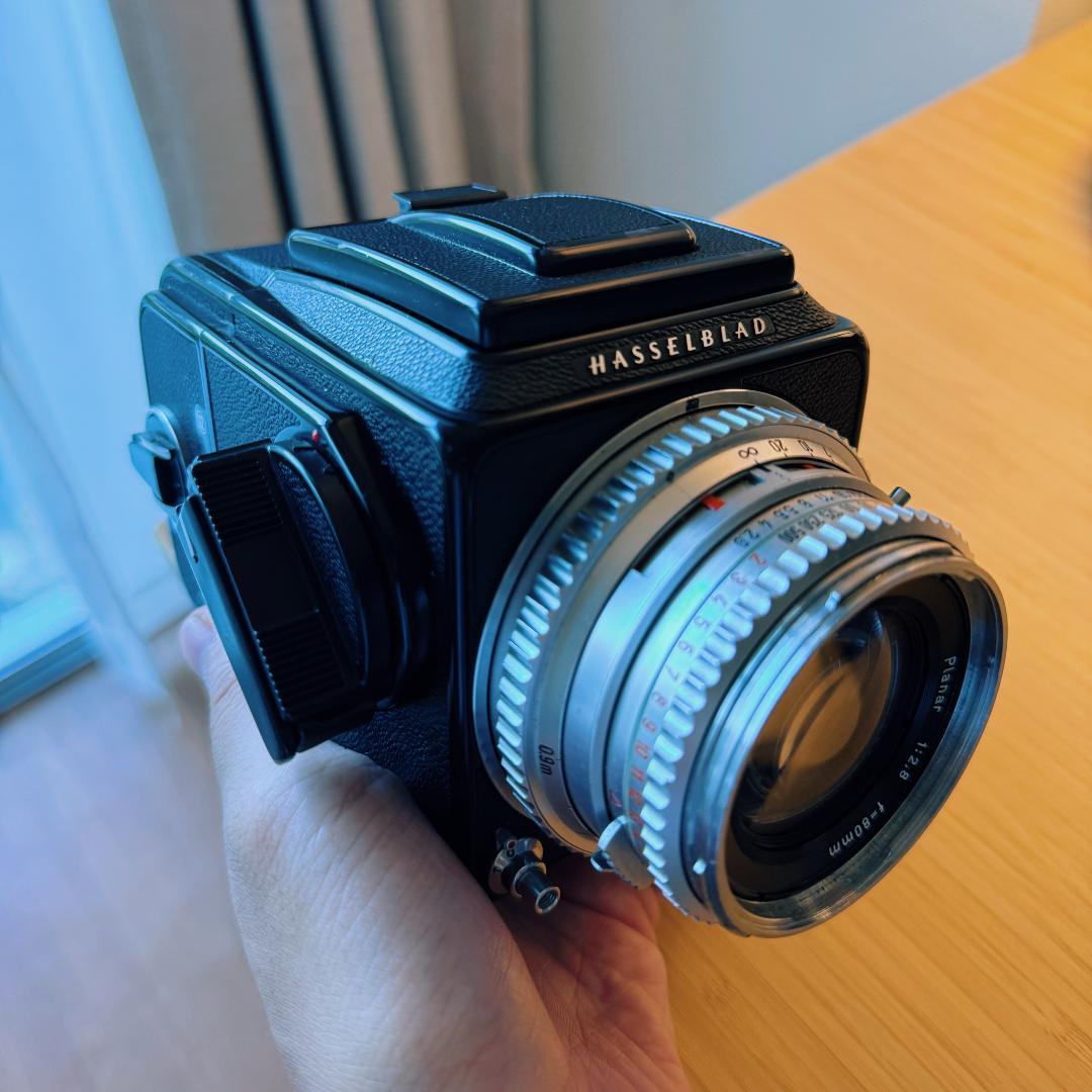 フィルムカメラ Hasselblad 500C/M + Carl Zeiss 80mm 2.8