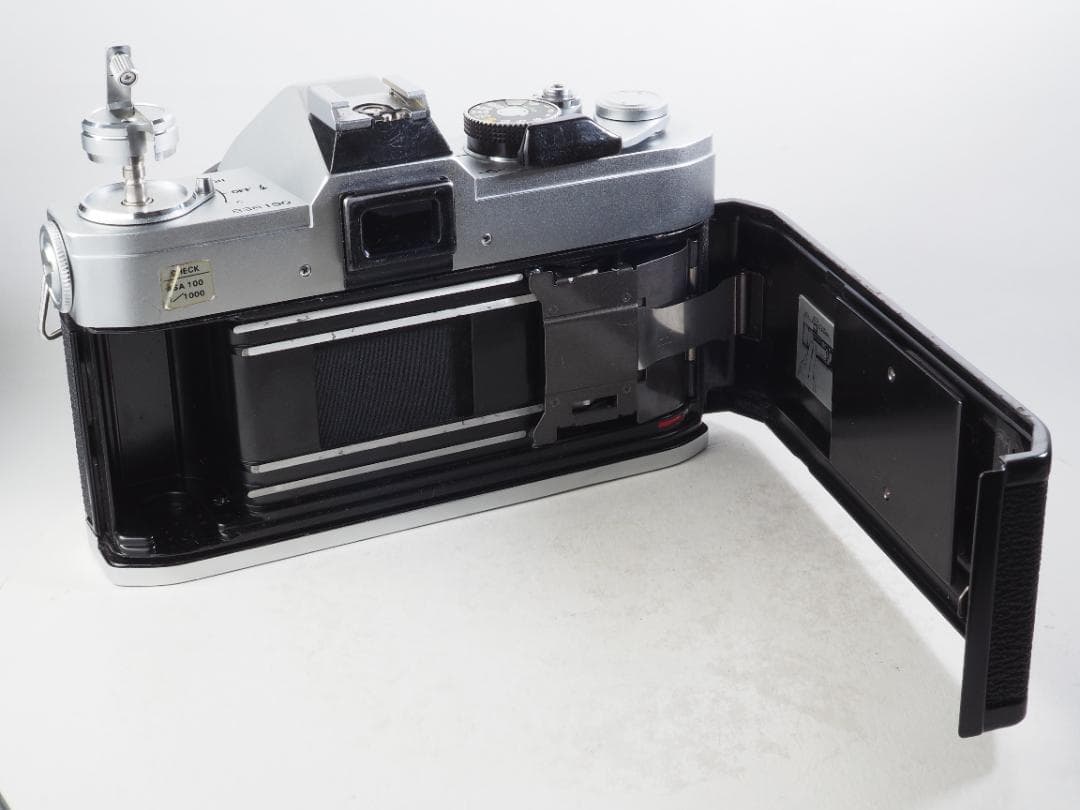 キャノンCanon FTb-N シルバー & FD 50mm F1.8 .#24