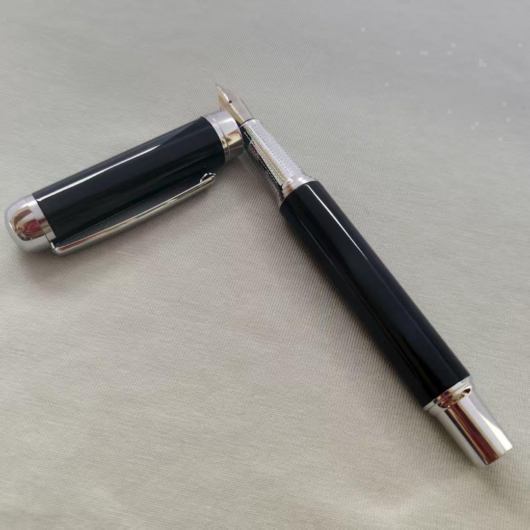 @黒いキャップ式万年筆 ステンレス細字 15