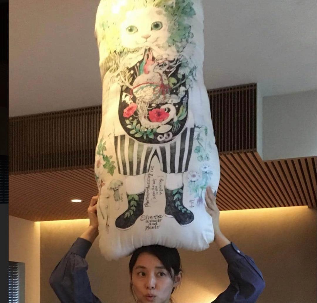 希少！直筆サインイラスト入り！ヒグチユウコさんビッグクッション