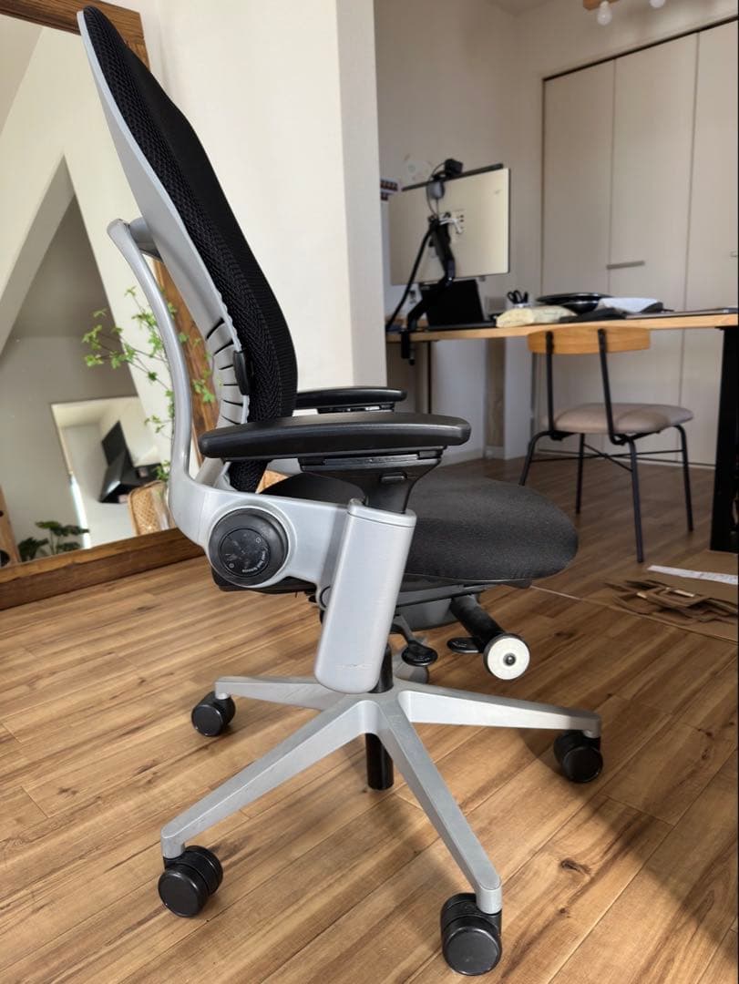 椅子　デスクチェア　スチールケース　リープ