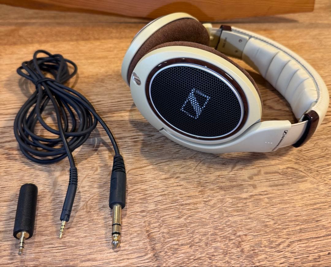 美品✨ゼンハイザー オープン型ヘッドホン HD598【有線ヘッドホン】