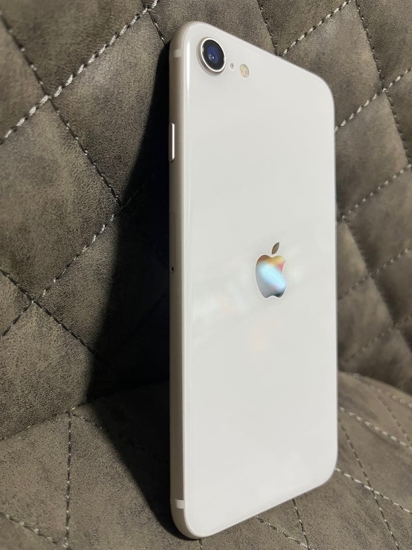 iPhone SE (第3世代) 128GB スターライト