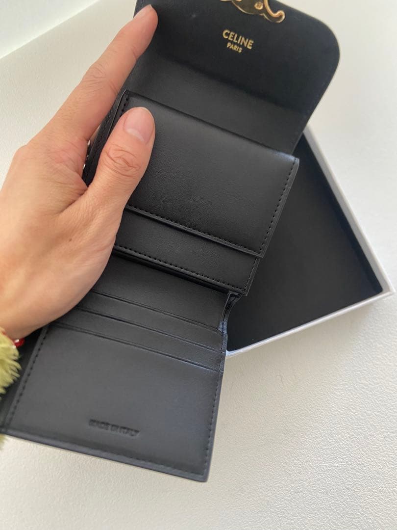 美品✨送料込みCELINE ブラックキャンバス　三つ折り財布　セリーヌ　ロゴ付き