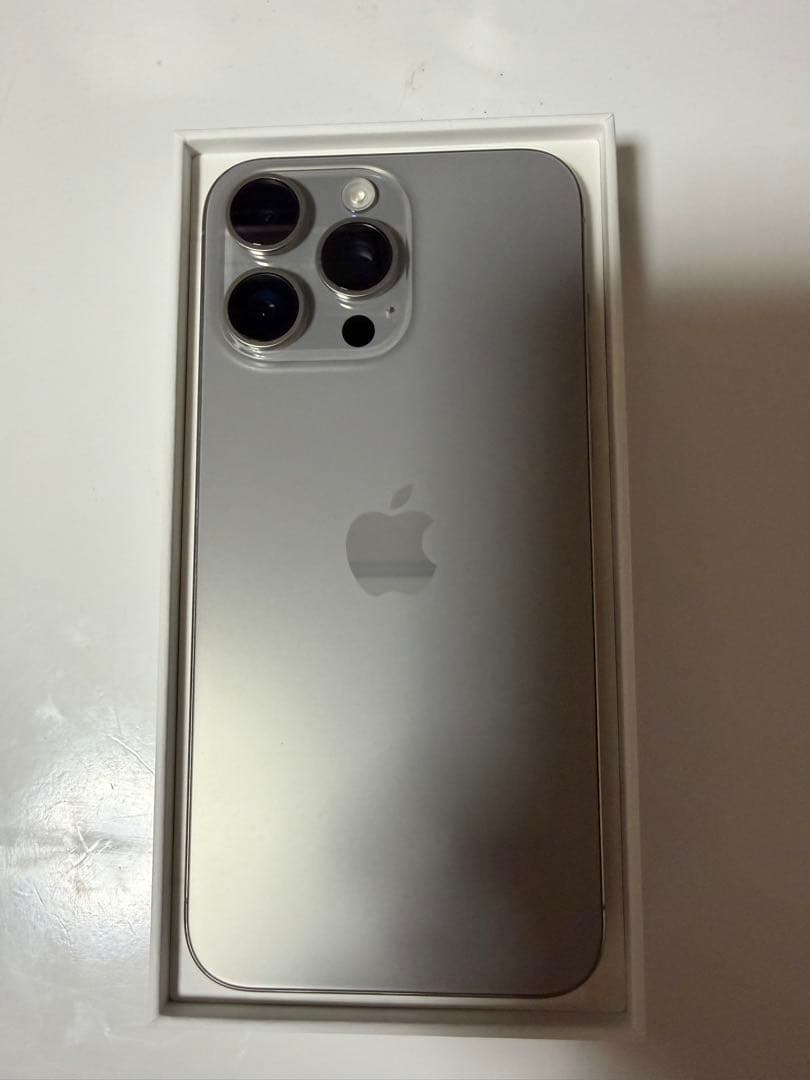 【美品】iPhone15ProMax256GBナチュラルチタニウム　simフリー